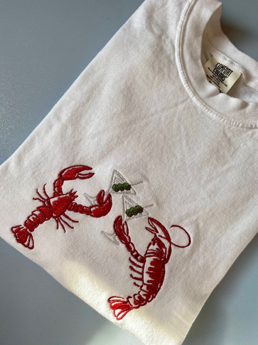 Embroidered lobsters toasting with martinis ๐ธ - Picture 3 of 9